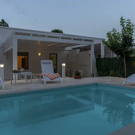 Palms Villa *